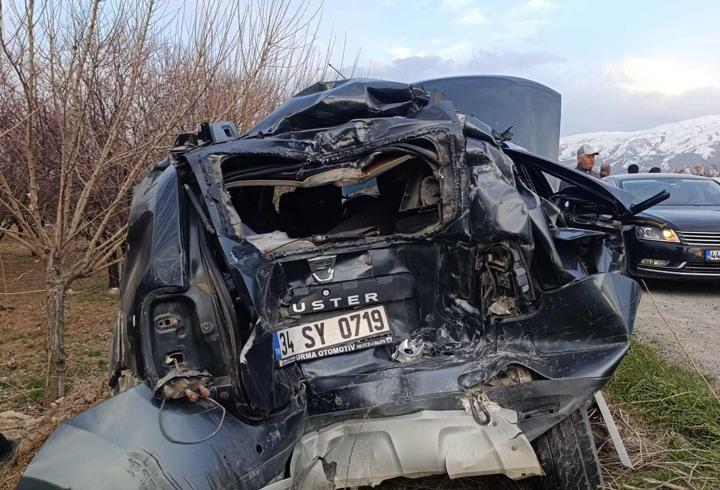 Malatya'da kamyon ile otomobil çarpıştı: 1 ölü, 1 yaralı