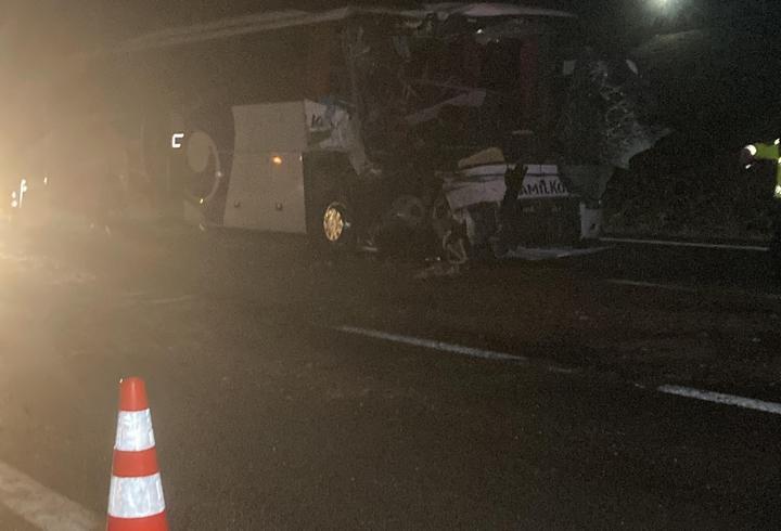 Ankara'da yolcu otobüsü, TIR'a çarptı: 1 ölü, 15 yaralı