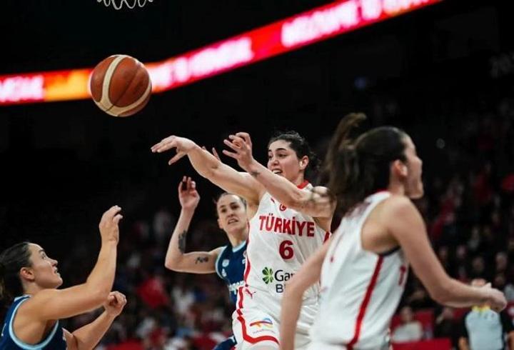 Türkiye - Japonya basketbol maçı hangi kanalda, saat kaçta? Potanın Perileri 3.maçına çıkıyor!