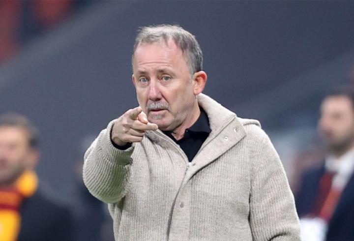 Sergen Yalçın, öğrencilerini uyardı: Derbiyi unutun!