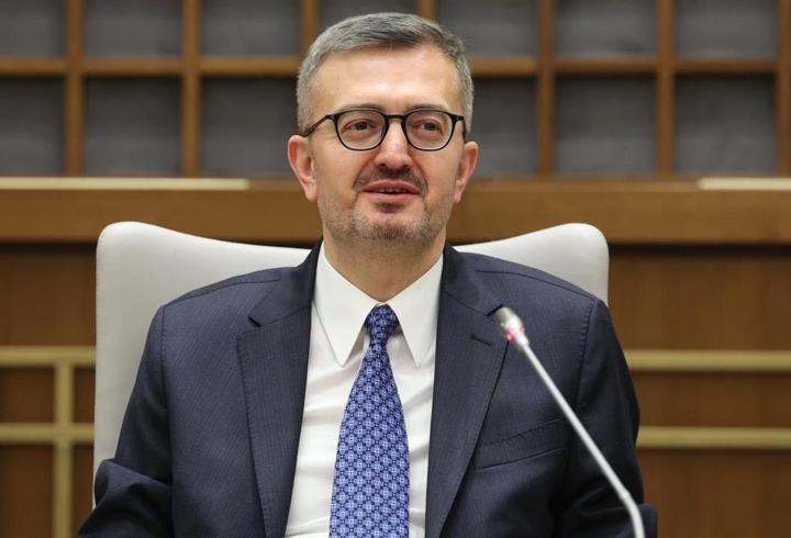 Son dakika haberi... Dışişleri Bakanı Hakan Fidan, Ankara’da Bangladeş Dışişleri Bakanı Khalilur Rahman ile ortak basın toplantısı düzenledi. Dışişleri Bakanı Hakan Fidan konuşmasında, "Savaşın tüm bölgeye yayıldığını endişeyle gözlemliyoruz. Bu savaşa bir an önce son verilmeli." dedi.
7