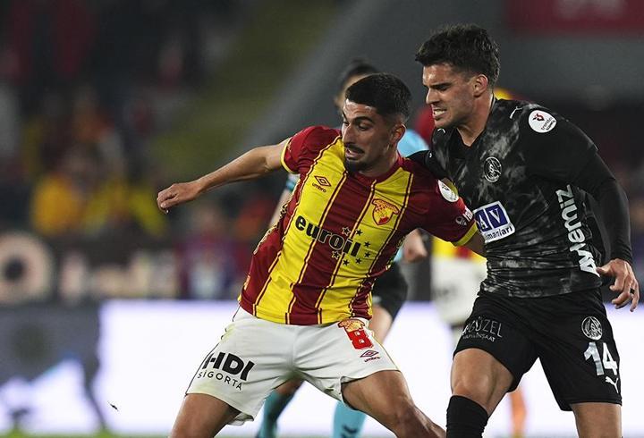 Formula 1 Dünya Şampiyonası'nda sezonun ikinci etabı Çin Grand Prix'sini Mercedes'in İtalyan pilotu Kimi Antonelli kazandı.7