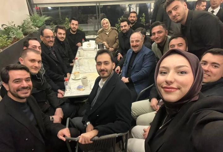 Ankara’nın kalbinde sahur buluşması: Saraçoğlu’ndaki buluşmaya sürpriz ziyaret