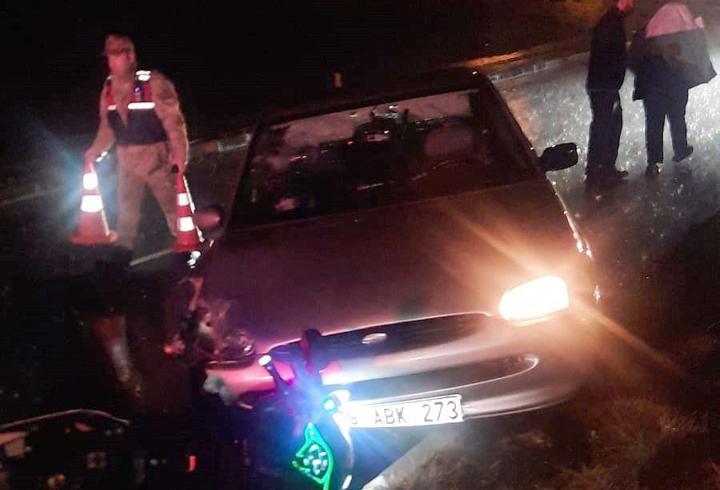Otomobilin çarptığı motosikletin sürücüsü öldü