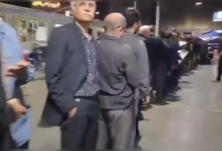 İran halkı gönüllü askerlik için sırada!