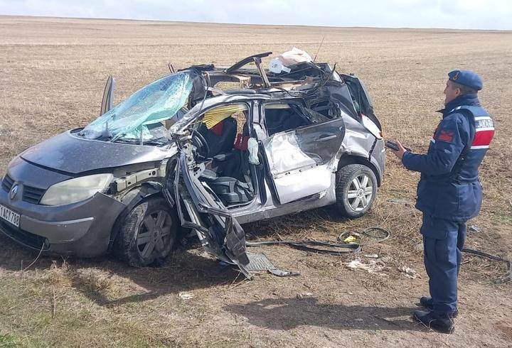 Babasından izinsiz alıp, kuzenleriyle gezintiye çıktığı otomobil TIR’a çarptı: 1 ölü, 3 yaralı
