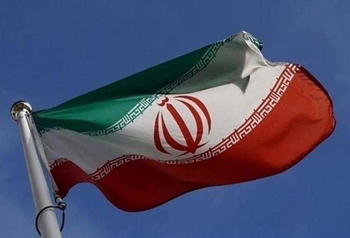 Sanal medyada sessiz görüntülerde ünlülerin dudaklarını okuyarak içerik üretme trendi yaygınlaşırken, İngiliz kraliyet ailesine bu konuya dair uyarı geldi. 1