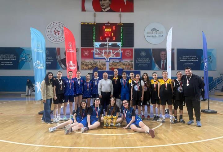 Gençler basketbol müsabakaları sona erdi