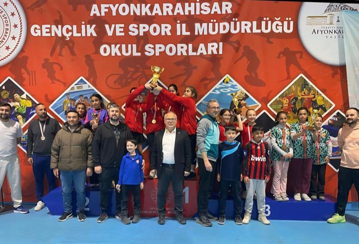 Masa tenisinde kazananlar belli oldu