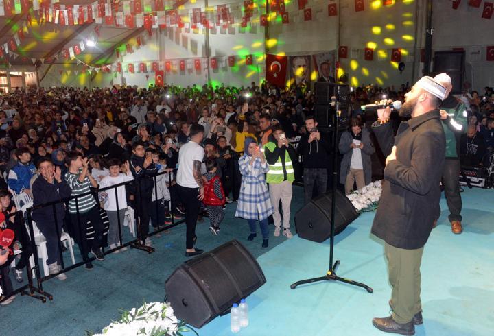 Celal Karatüre, Kahramanmaraş’ta 3 bin kişiyle ilahi söyledi