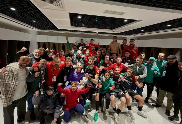 Karşıyaka'ya yönetim morali