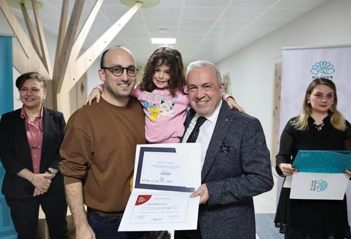 Nilüfer’de BADEP eğitimini tamamlayan babalar sertifikalarını aldı