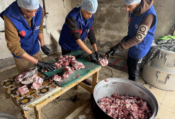 Bahçelievler Belediyesi, Gazze’de 10 bin kişilik iftar yemeği verdiğini duyurdu