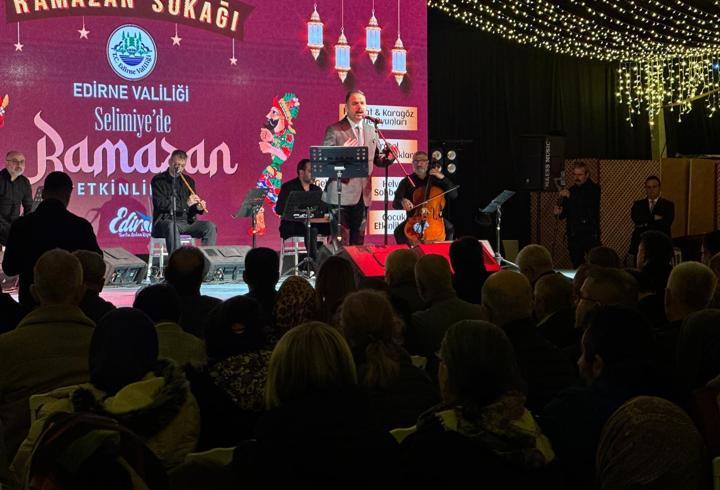 Selimiye gölgesinde açılan ‘Ramazan Sokağı’, kadir gecesiyle kapılarını kapattı