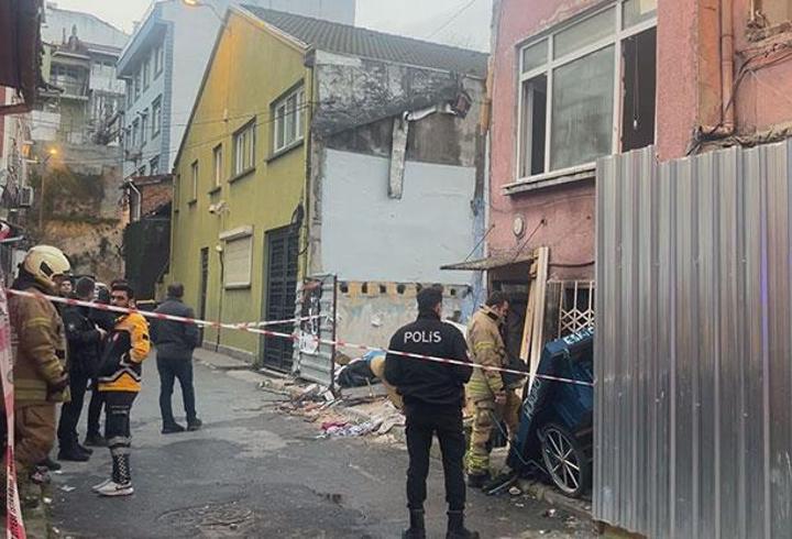 Sıcak çatışmaların tırmanmasıyla birlikte küresel tedarik zinciri de Hürmüz Boğazı’nda ciddi bir baskı altına girdi. Krizin yalnızca enerji piyasalarını değil, temel tarım ürünlerinin taşınmasını da etkilemesi nedeniyle dünya genelinde gıda fiyatlarında artış beklentisi güçleniyor. Savaş neleri etkileyecek? CNN TÜRK Muhabiri İlayda Karaca'nın haberinde. 1