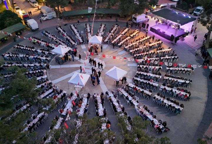 Bornova'da Kadir Gecesi'nde iftar buluşması