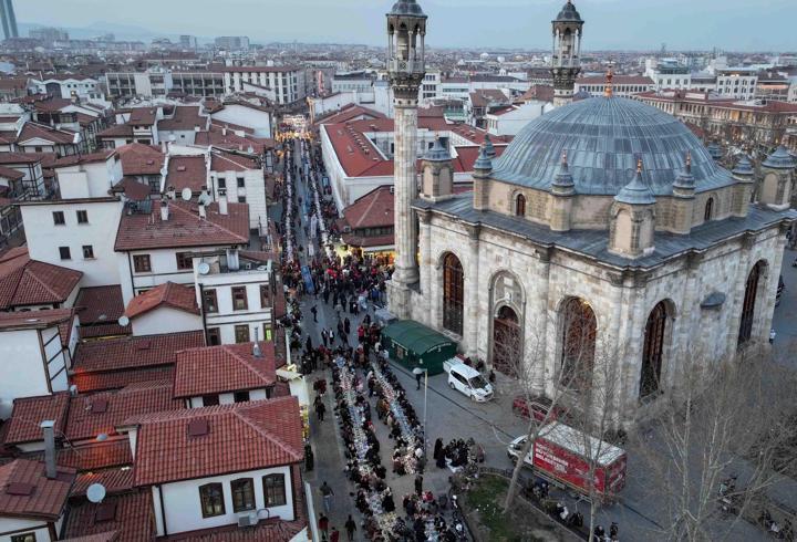 Karatay Belediyesi'nden 'Kardeşlik iftarı'