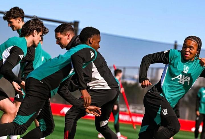 Fenerbahçe, Levent Mercan’ın sol bacak arka adalede kısmi yırtık tespit edildiğini duyurdu.3