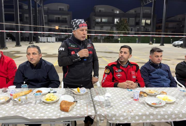 Arama kurtarma gönülleri iftarda bir araya geldi