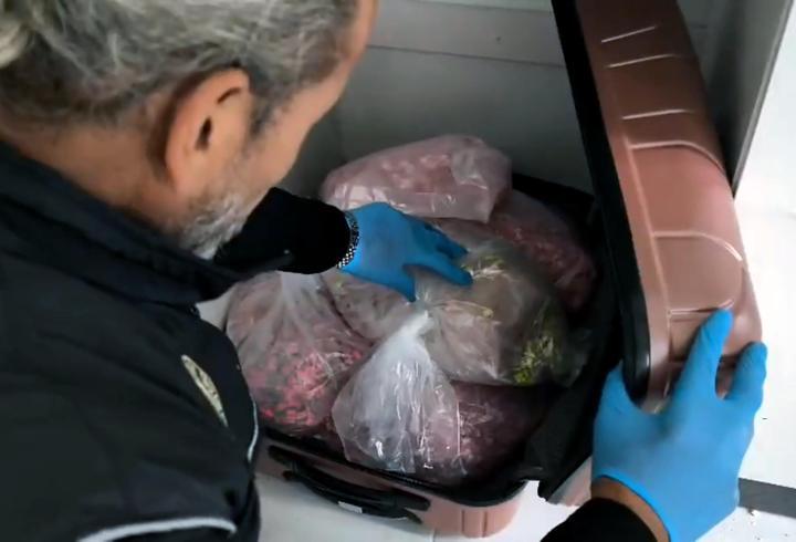 Adana'da 'torbacı' operasyonunda 2 tutuklama