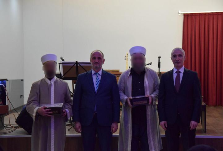 Cezaevinde hafız oldular