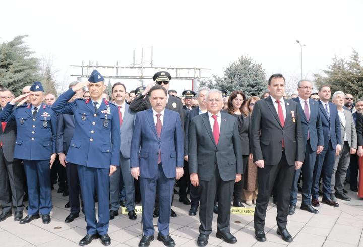 Çanakkale Deniz Zaferi'nin 111'inci yıl dönümünde şehitler anıldı