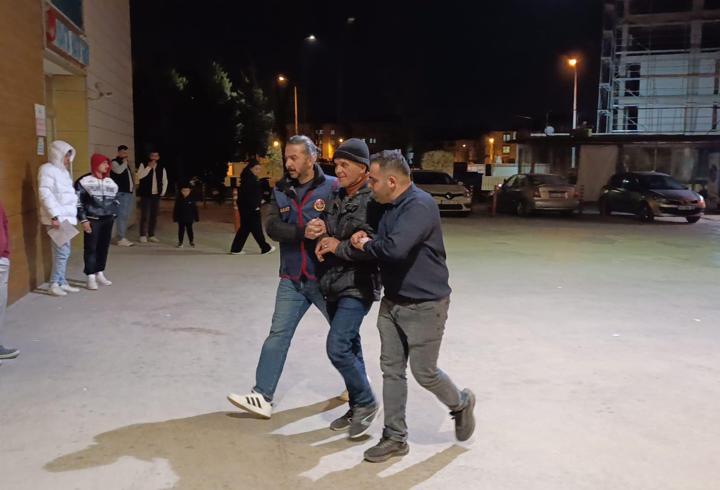 Ev hapsi cezasını ihlal eden hükümlü dolmuşta yakalandı