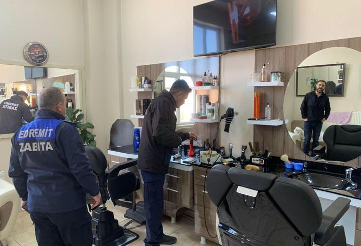 Edremit’te berberler denetleniyor