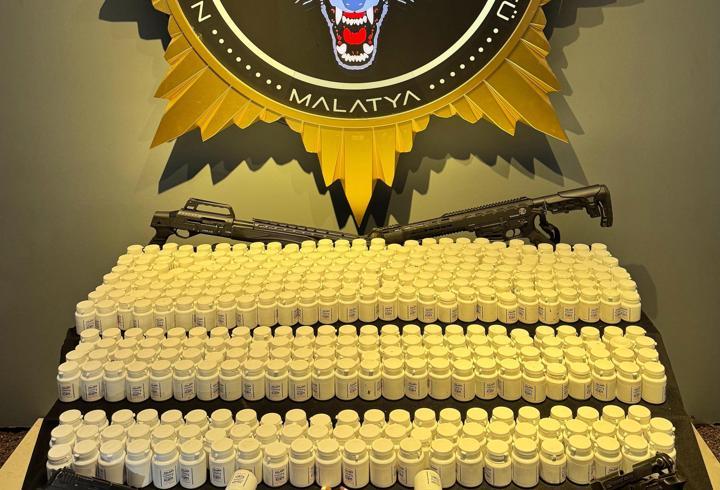 Malatya’da uyuşturucu ve silah operasyonuna 4 gözaltı