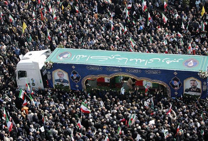 Tahran'da Laricani ve Süleymani için dev cenaze töreni