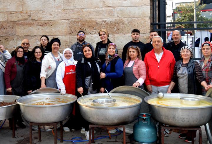 Antalyalı kadınlardan iftar sofrası