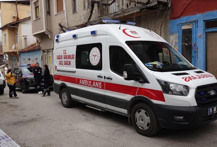 Evinin kapısını açık unutunca komşuları endişelendi