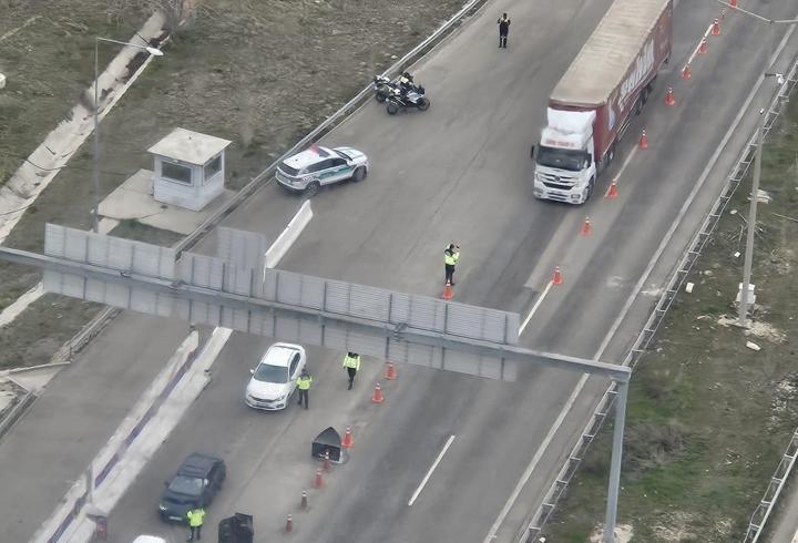 Ankara'da jandarmadan helikopterli trafik denetimi