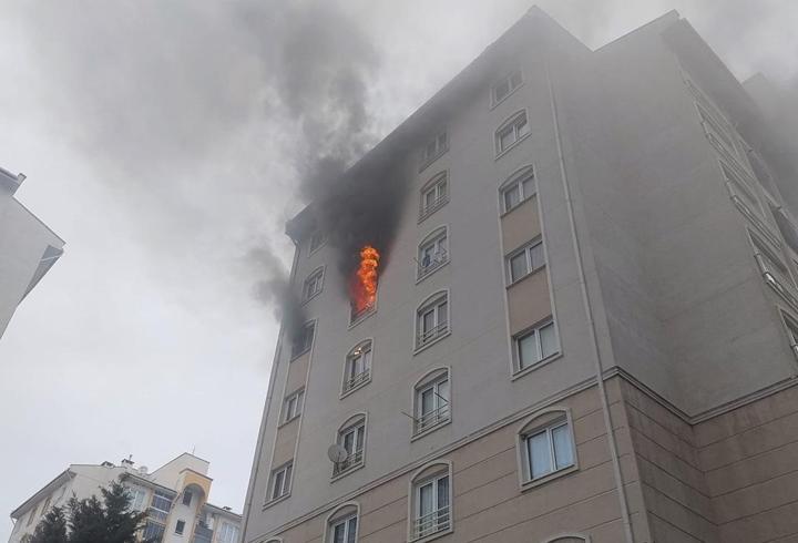 Bursa'da 8 katlı binada yangın paniği