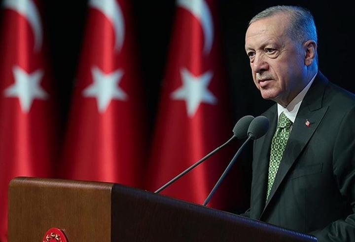 MSB kaynaklarından yapılan açıklamada, sanal medyada İncirlik Üssü'nde sirenlerin çaldığına dair paylaşımlar yapıldığı belirtilerek herhangi bir saldırı veya olumsuz bir durum olmadığı aktarıldı. MSB kaynakları, seslerin yanlış alarm olduğunun değerlendirildiğini bildirdi.
1