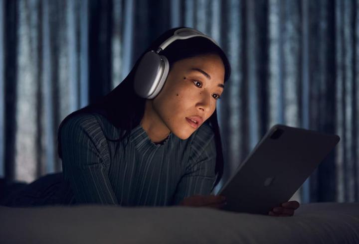 Uzun bir bekleyişin ardından AirPods Max 2’yi görücüye çıkardı