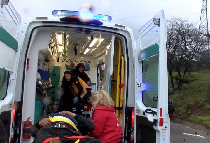 İstanbul- Tuzla TEM Otoyolu'nda kaza yapan otomobile başka araç çarptı; 2 si çocuk 7 yaralı