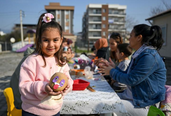 Bornovalı miniklere 'Çim Adam Atölyesi'