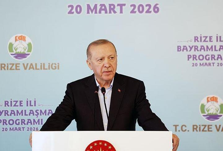 Maltepe'de araçtan inerek yolda yürüyen bir kişiyi darbeden 2 şüpheli yakalandı.

1