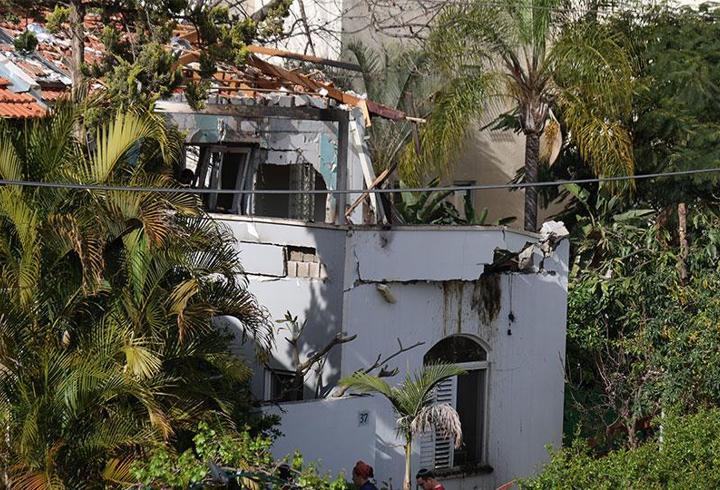 İran füzesi İsrail'i vurdu: 11 yaralı | CNN TÜRK ekibi yıkımı görüntüledi