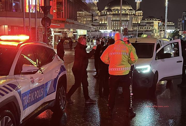 Kayseri’nin Talas ilçesinde atölyeye çevrilen 300 yıllık konakta Orta Asya’da 2 bin yıl önce kullanılan geleneksel yöntemlerle kağıt üretiliyor. Atölye sorumlusu ve kağıt ustası Selçuk Kılınç, “Geleneksel anlamda, İslami eserlerde ve klasik sanatlarda kullanılan kağıtları üretiyoruz. Asitsiz ve el yapımı kağıtlar hazırlıyoruz. Buradaki asıl amacımız üretim değil, eğitim vermek. Kayseri’de ve İç Anadolu’da bu sanat alanında tek atölye burası” dedi.3