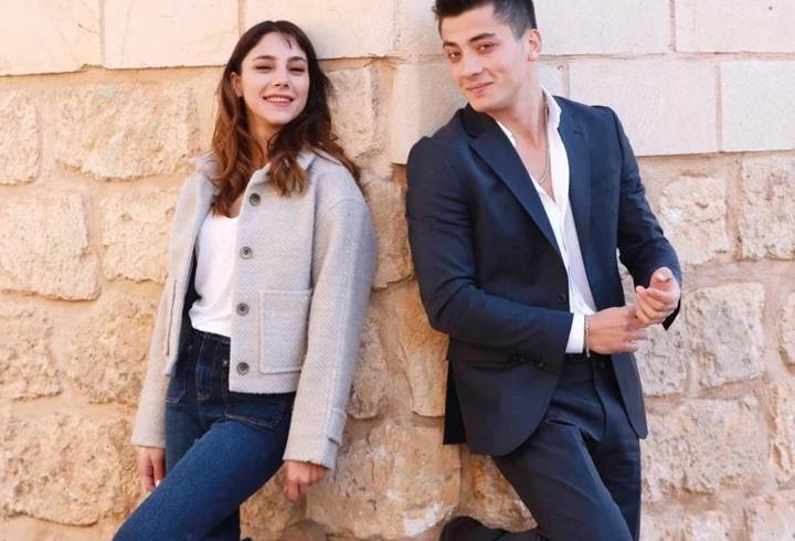 Dizi Aşkı Gerçek Oldu! Dilin Döğer ve Atakan Özkaya’dan İlk Fotoğraf