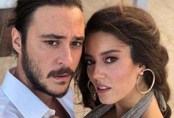 Boşanmanın Ardından İlk Kare: Eski Eşler Bayramda Bir Arada! Pelin Akil ve Anıl Altan İkizleri İçin Bir Araya Geldiler