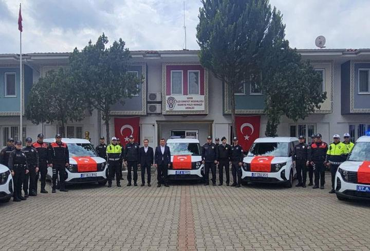 Serik İlçe Emniyet Müdürlüğü’ne 5 yeni araç