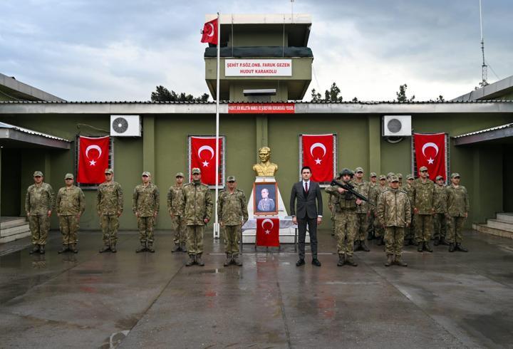 Kaymakam Çakır’dan sınırda görev yapan Mehmetçiklere bayram ziyareti
