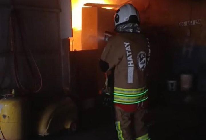 Reyhanlı'da iş yeri yangını