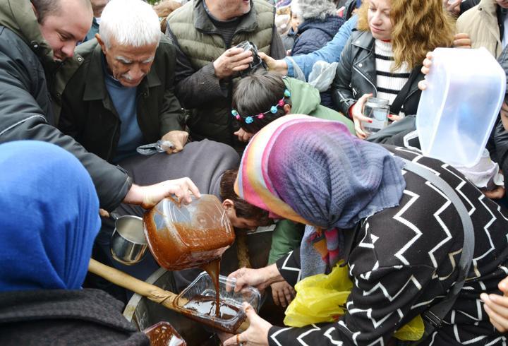 Manisa'da mesir karma töreninde izdiham