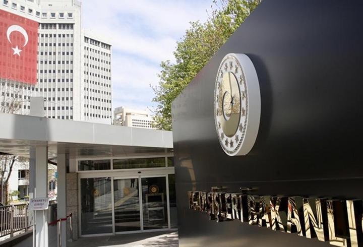 “TOKİ İstanbul kura çekimi ne zaman?” sorusu gündemdeki yerini korumaya devam ediyor. Başvuruları onaylanan vatandaşlar, kura tarihine ilişkin yapılacak resmi açıklamaları yakından takip ediyor. Çevre, Şehircilik ve İklim Değişikliği Bakanı Murat Kurum, İstanbul’daki TOKİ kura çekimi için bayram sonrasını işaret etmişti. Noter huzurunda gerçekleştirilecek çekilişle birlikte, megakentte yapılacak 100 bin sosyal konutun hak sahipleri belirlenecek. Peki, TOKİ İstanbul kurası ne zaman çekilecek, han