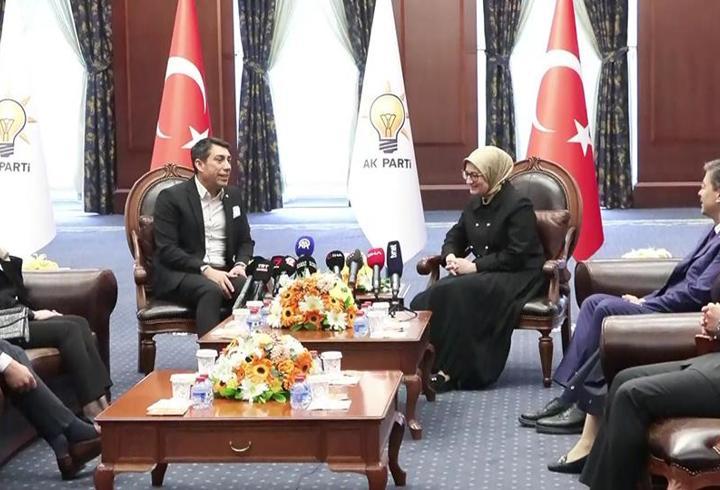 Siyasi partilerde bayramlaşma günü