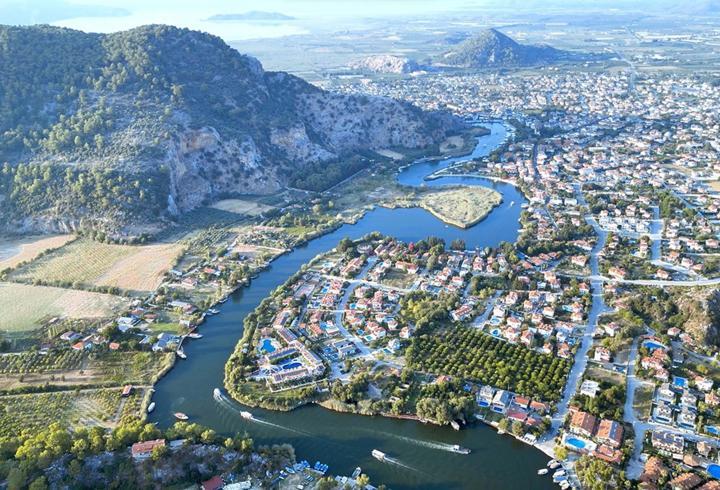 Labirent şeklindeki Dalyan Kanalı dronla görüntülendi